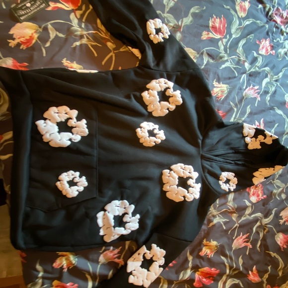 Denim tear sweater Large fits like medium - Picture 1 of 4